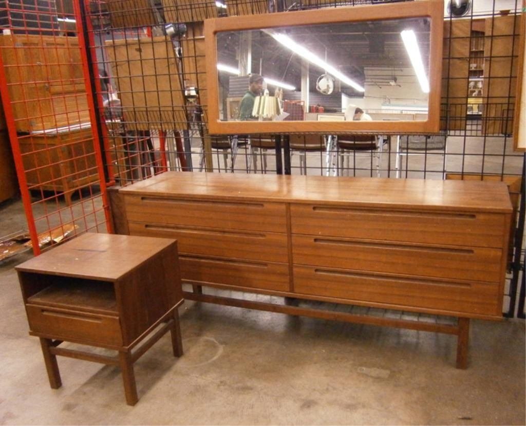 Danish Modern 5pc Bedroom Set: Danish modern 5 pc bedroom set, teakwood, includes: double dresser, married mirror, 2 night stands, platform bed with headboard, late 20th c. Condition: Stains & scratched surfaces.