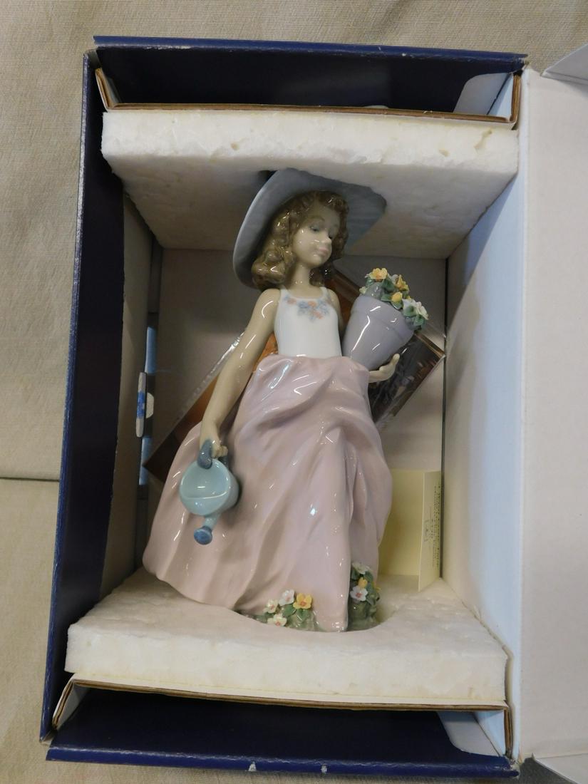 2 Lladro Figures (1 of 4)