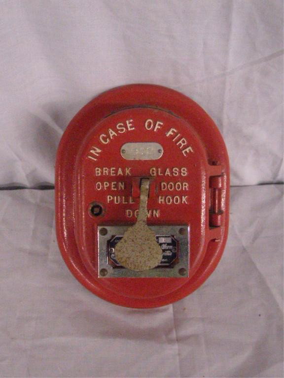 Vintage Samson Fire Alarm Box: Vintage Samson Fire Alarm Apparatus 6 1/2" x 8 1/2" x 5 1/2" wall mount fire alarm box by S.H. Couch Company Inc. North Quincy, Mass, CONDITION: Very good with minor wear, no key.