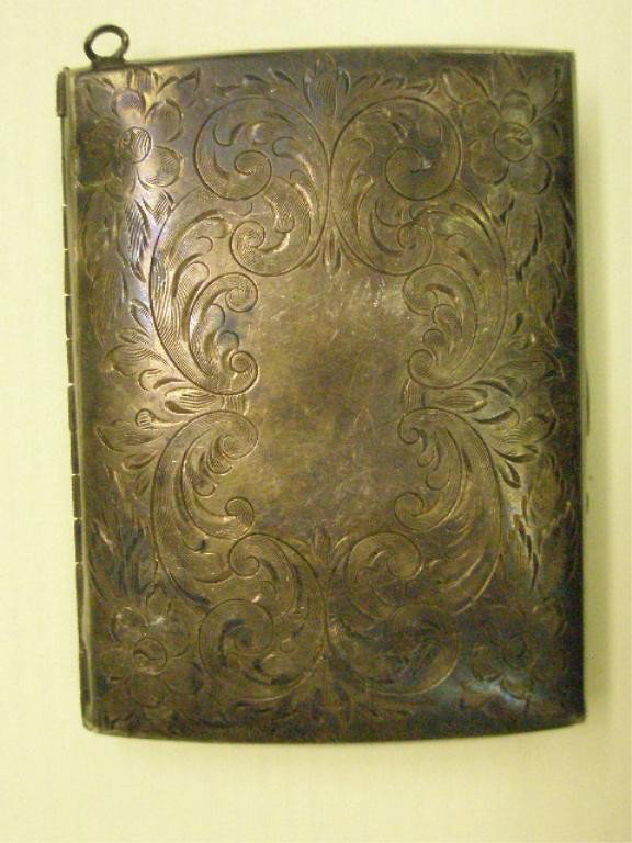 Antique Sterling Silver Compact: Antique sterling silver 3 1/4" x 2 3/4" compact case, 3.1 troy ounces.