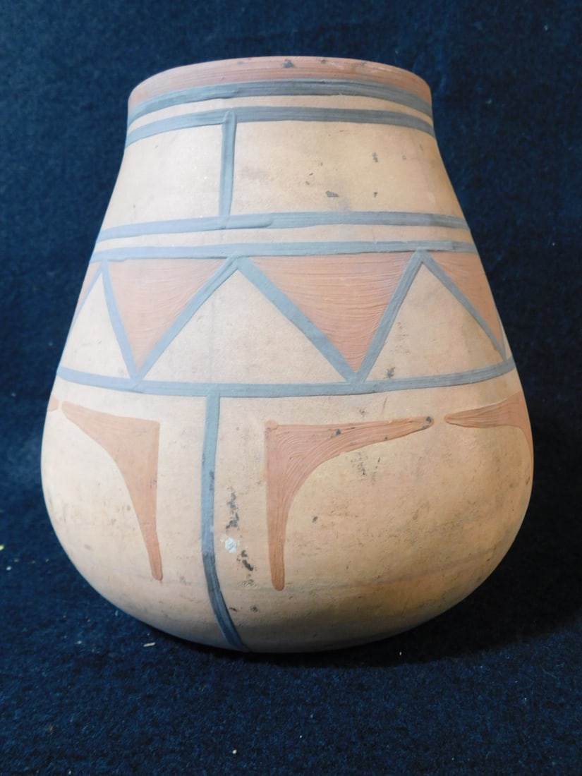 Native American Pottery Vase (1 of 4)