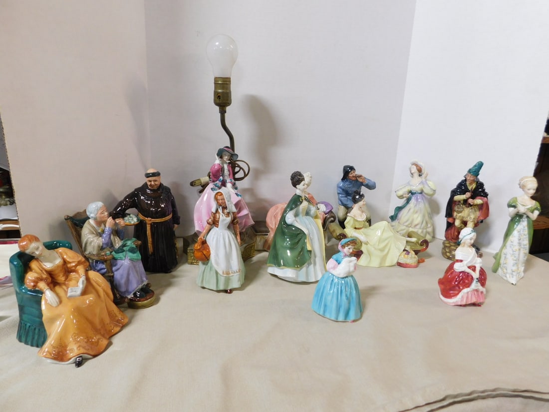 14 Doulton Figures (1 of 13)