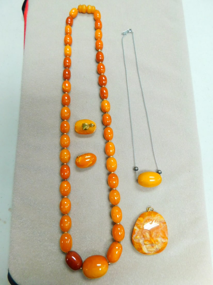 Butterscotch Amber Jewelry (1 of 3)