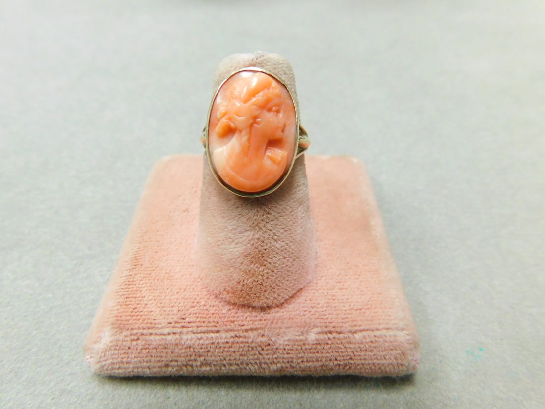 14K YG Coral Cameo Ring (1 of 4)