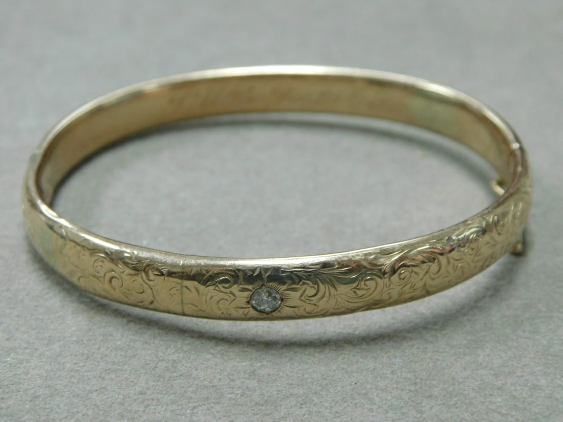 10k yg Bangle Bracelet (1 of 4)