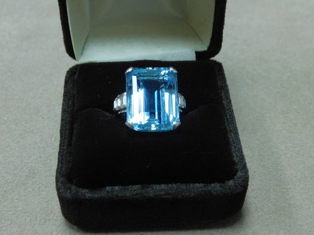 Platinum Large Aquamarine & Diamond Ring (1 of 7)