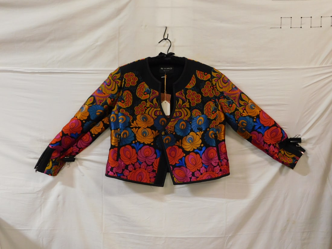 Women's Etro Milano Floral Embroidered Jacket NWT: Women's Etro Milano Floral Embroidered Jacket NWT Sz 48. Embroidered flowers, size 48/US size 12, new with tags. In excellent unworn condition.