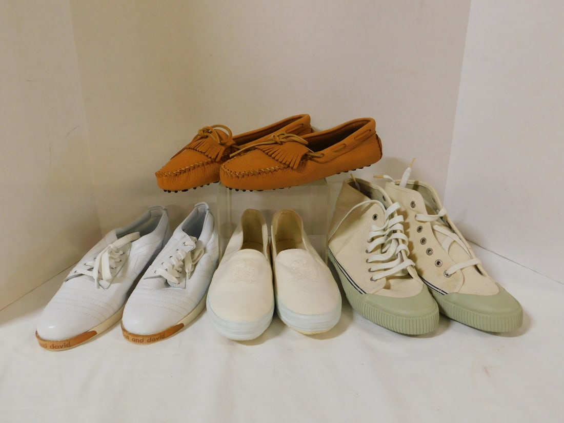 4 Pairs of Women's Sneakers & Moccasins - Sz 8-9 (1 of 7)