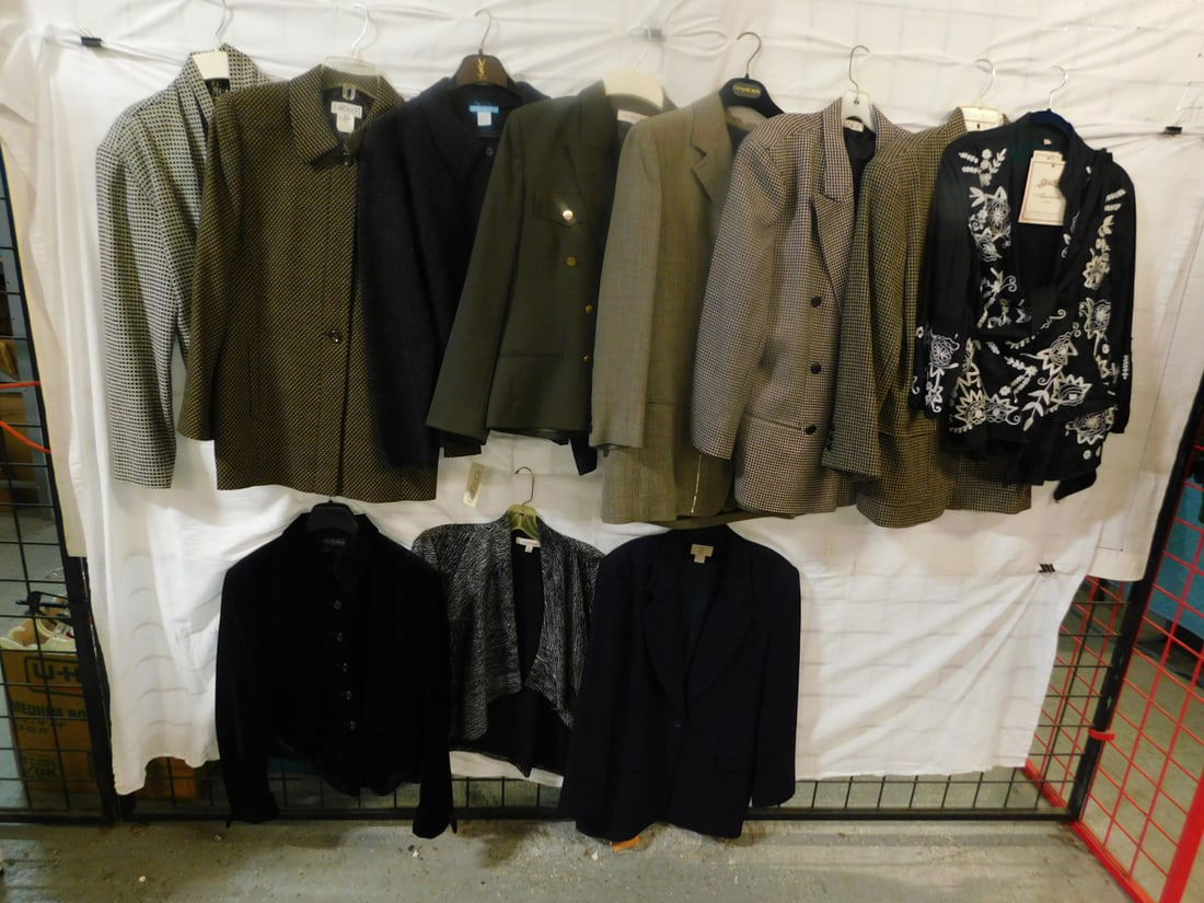 11 Assorted Ladies Blazers - Black & Gray (1 of 4)