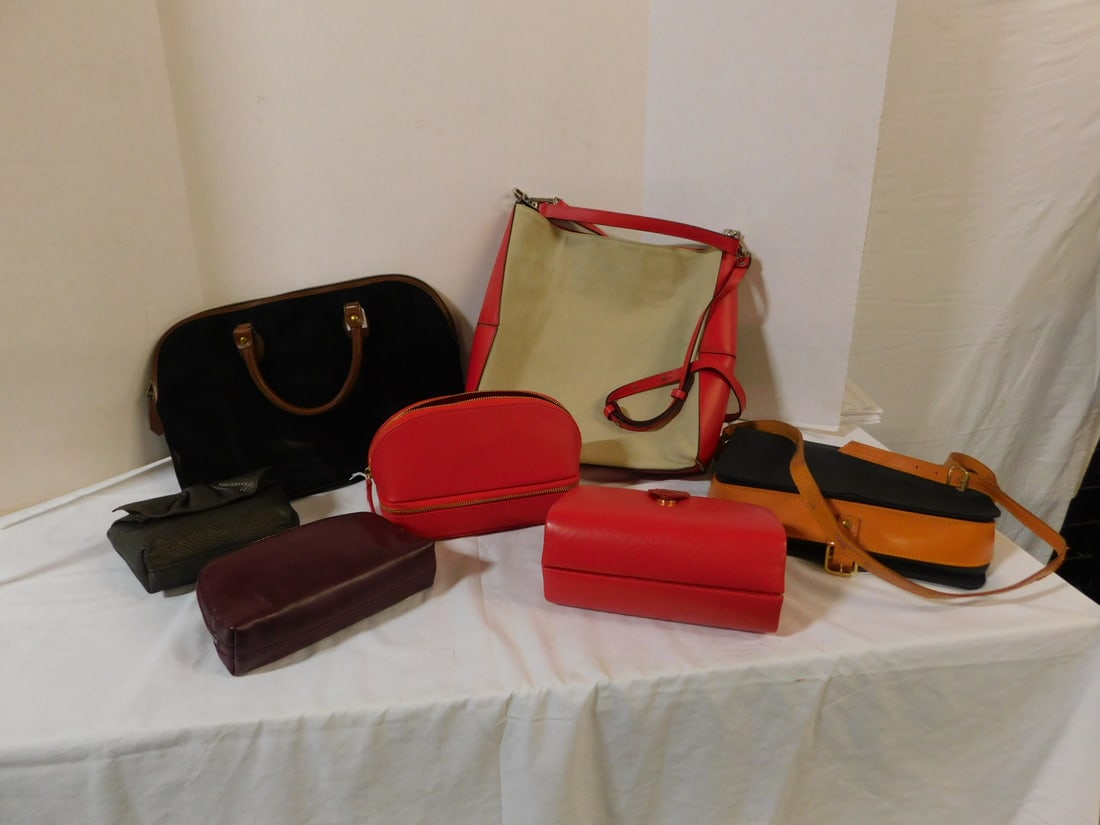 7 Assorted Ladies Handbags (1 of 6)