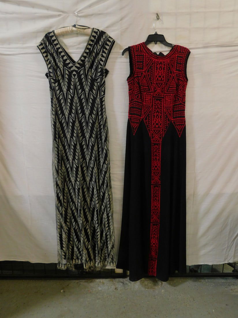 2 Women's Gowns (1 of 5)