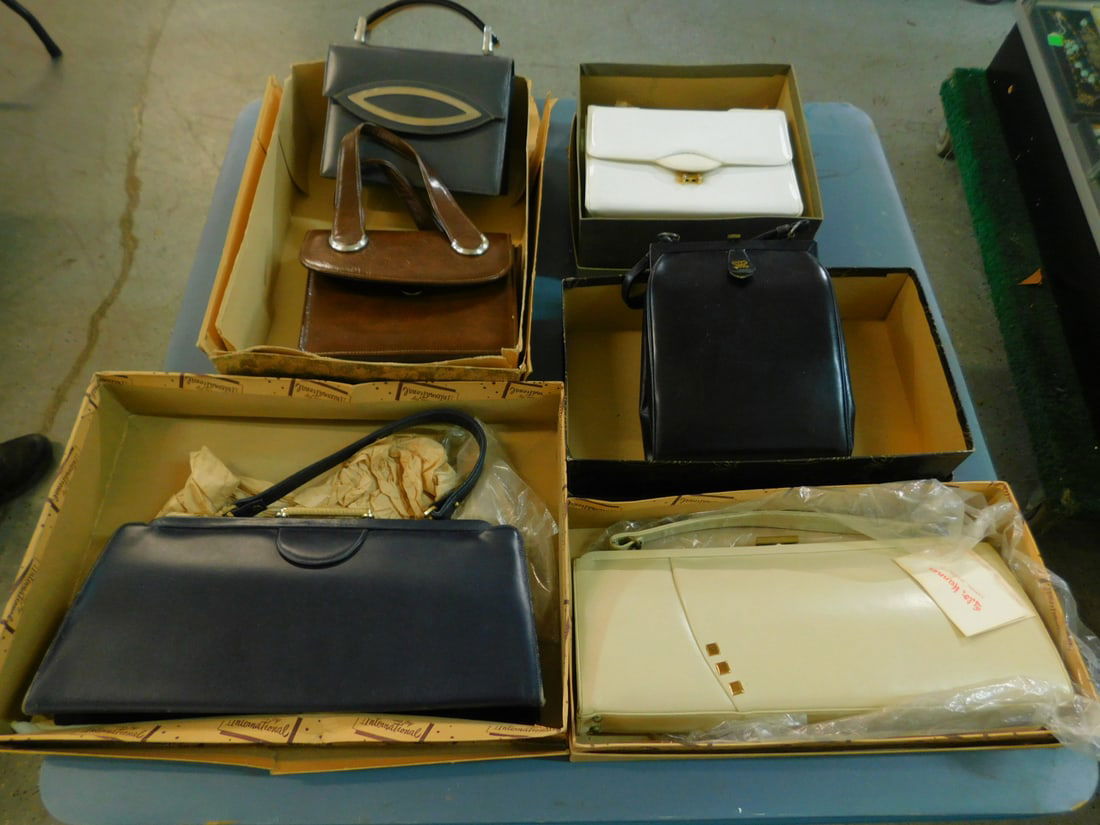 6 Lady's Pocket Books (1 of 6)