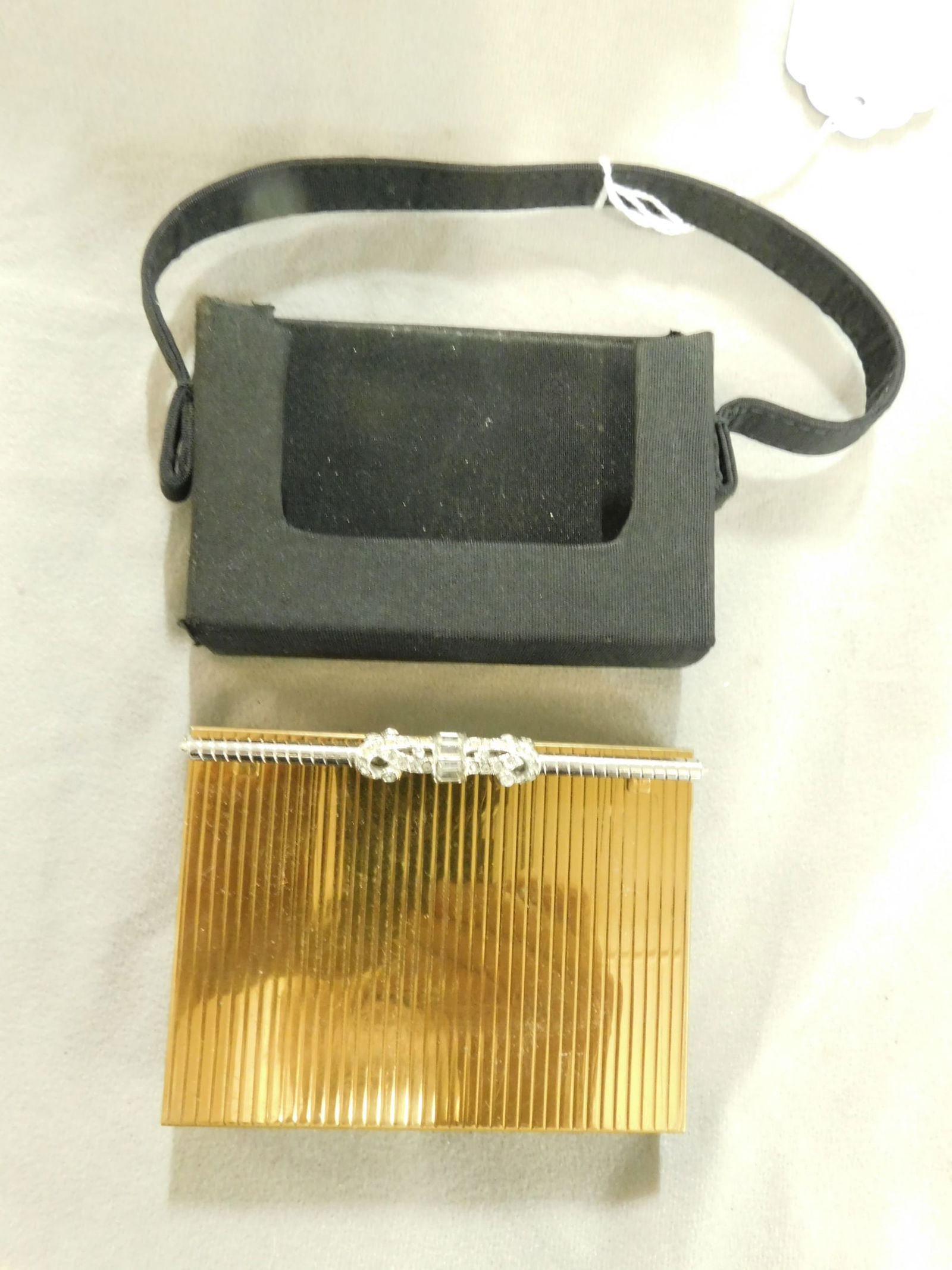 Volupte Compact / Purse (1 of 7)