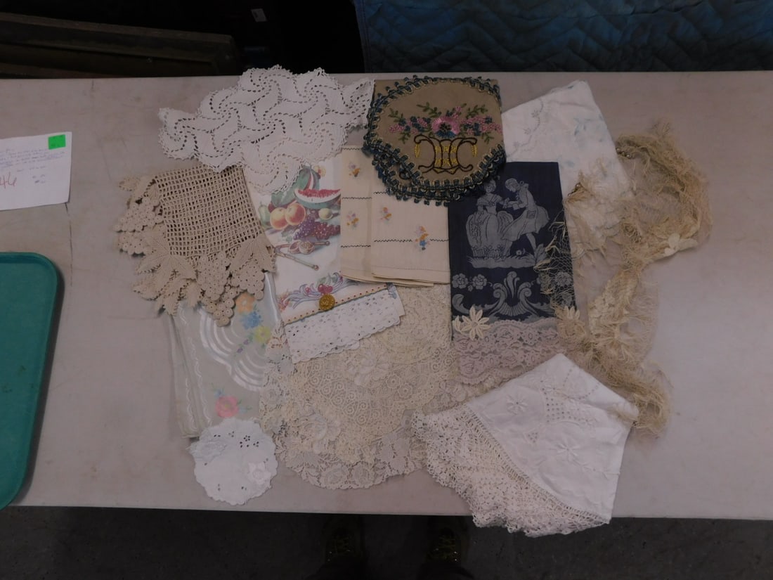 Assorted Linens Group (1 of 6)