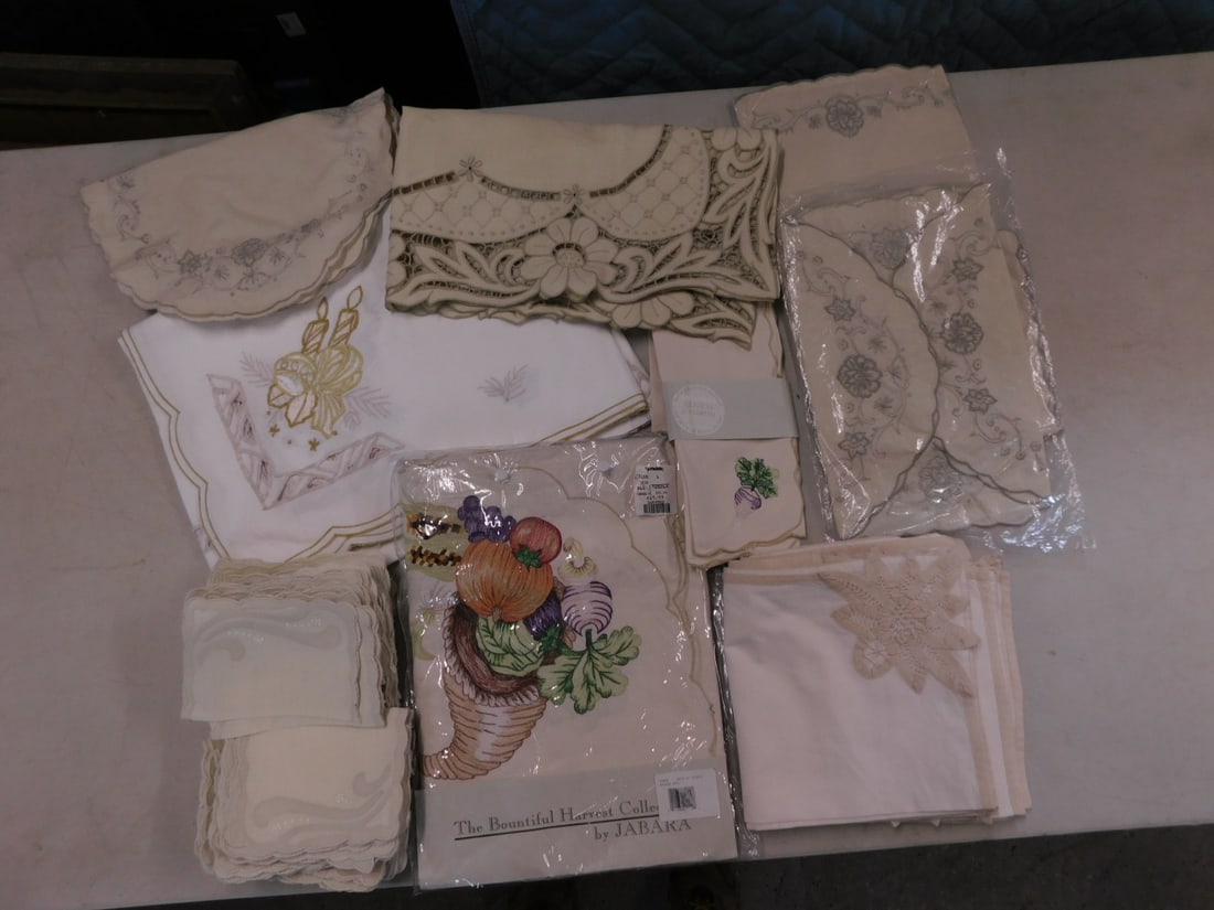Table Linens (1 of 8)