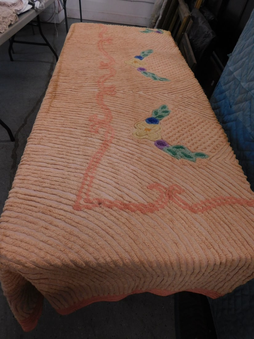 Vintage Chenille Bedspread (1 of 5)