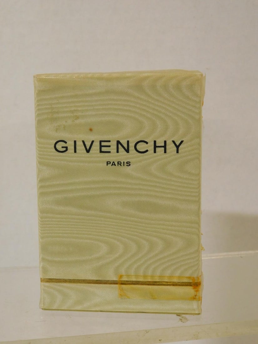 Givenchy Perfume (1 of 3)