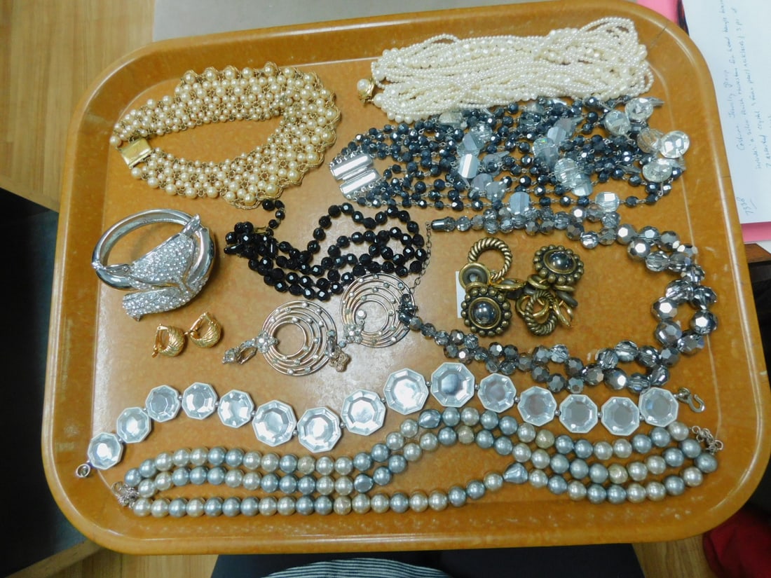Costume Jewelry Group (1 of 7)