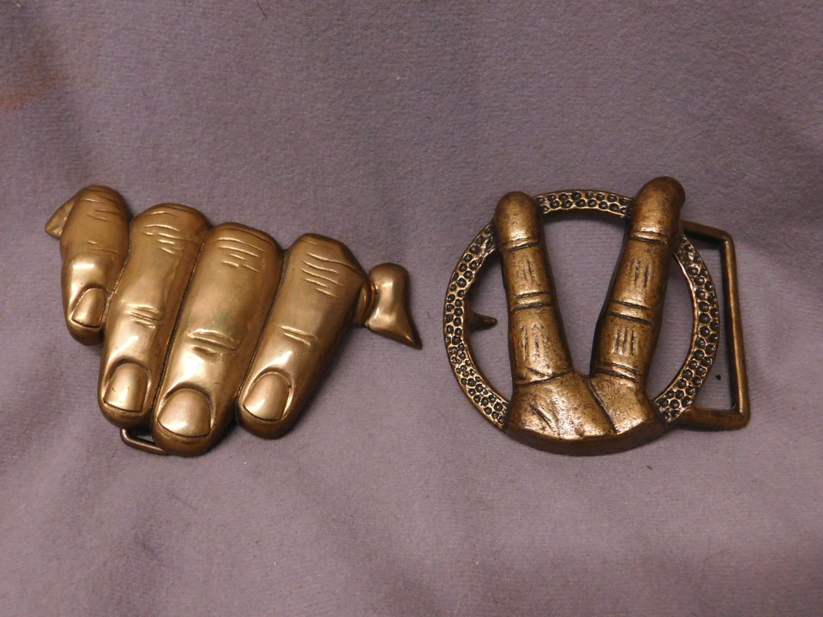 2 Vintage Brass Finger Belt Buckles (1 of 6)