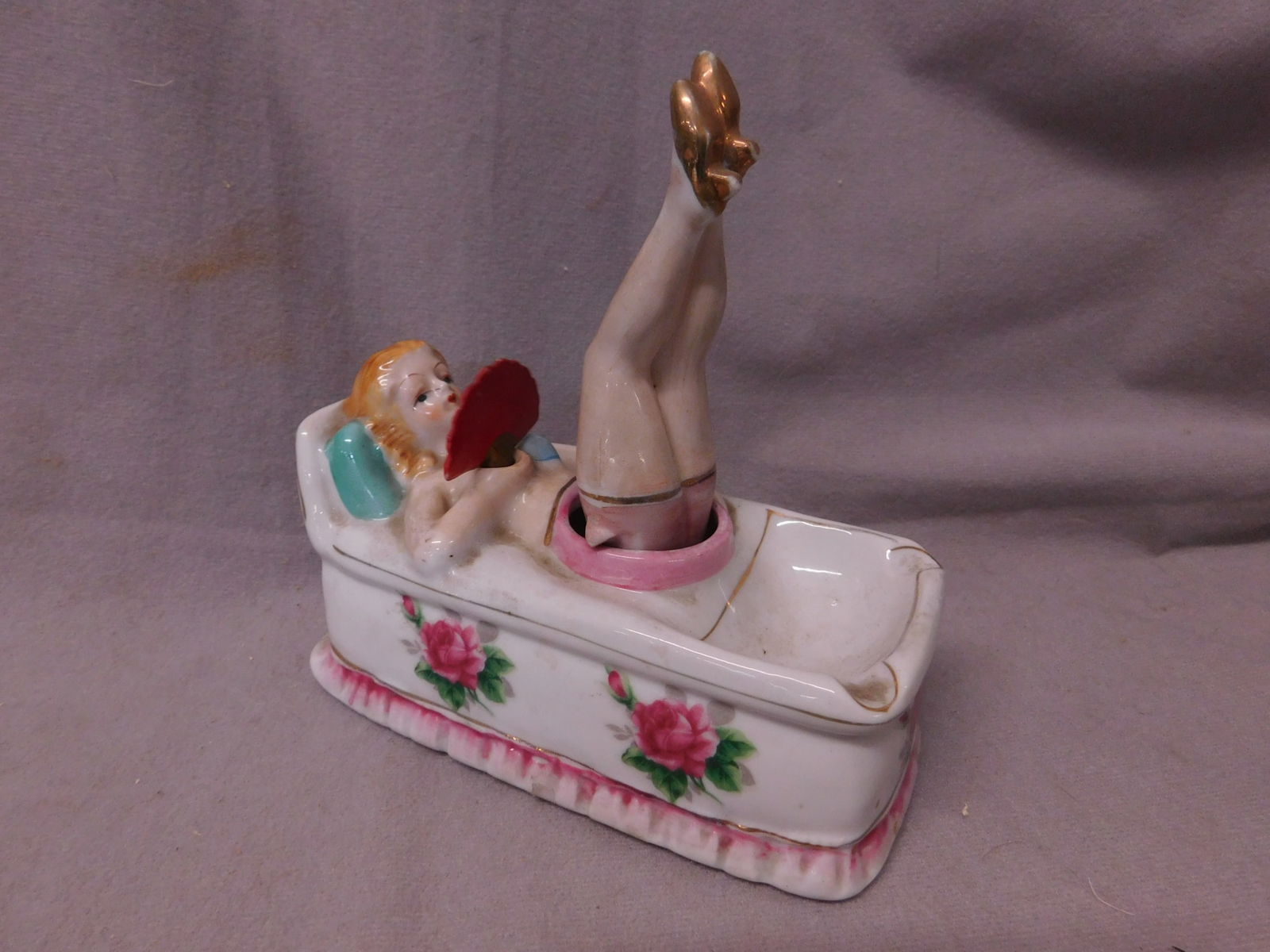 Fan Girl Ashtray (1 of 8)