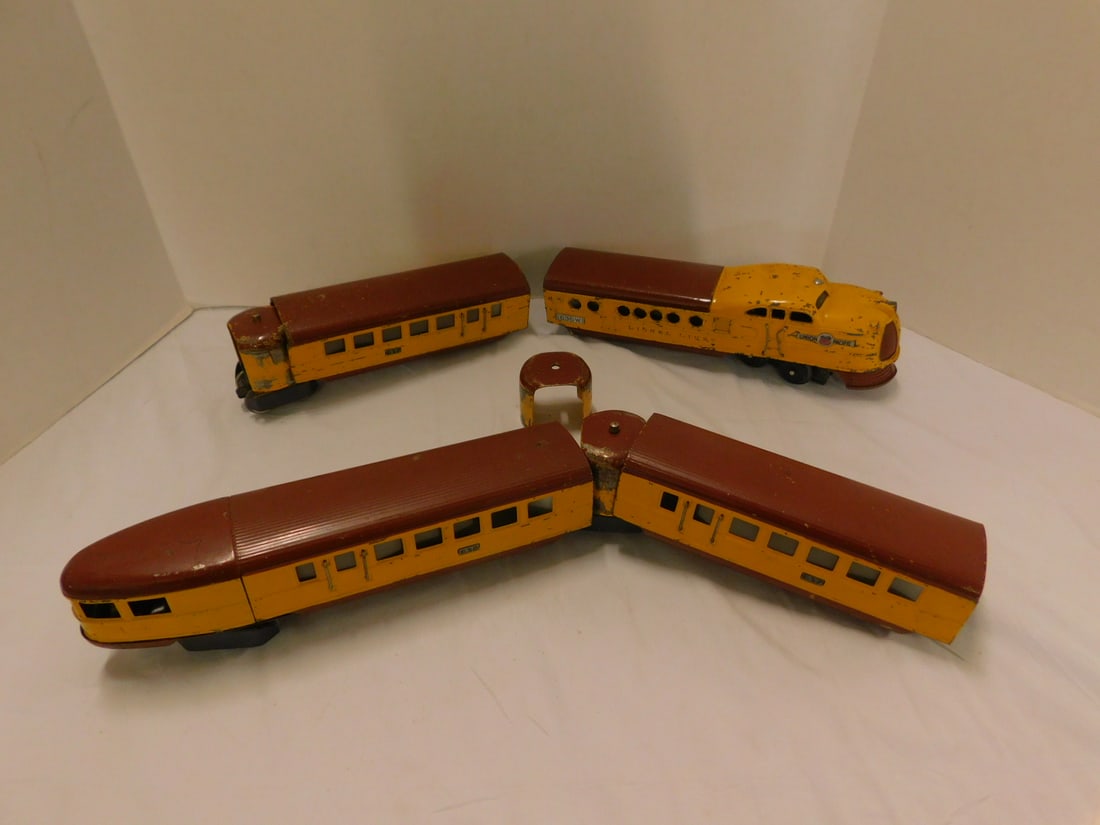 Vintage Lionel Lines Prewar 4 Pc Train Set (1 of 3)