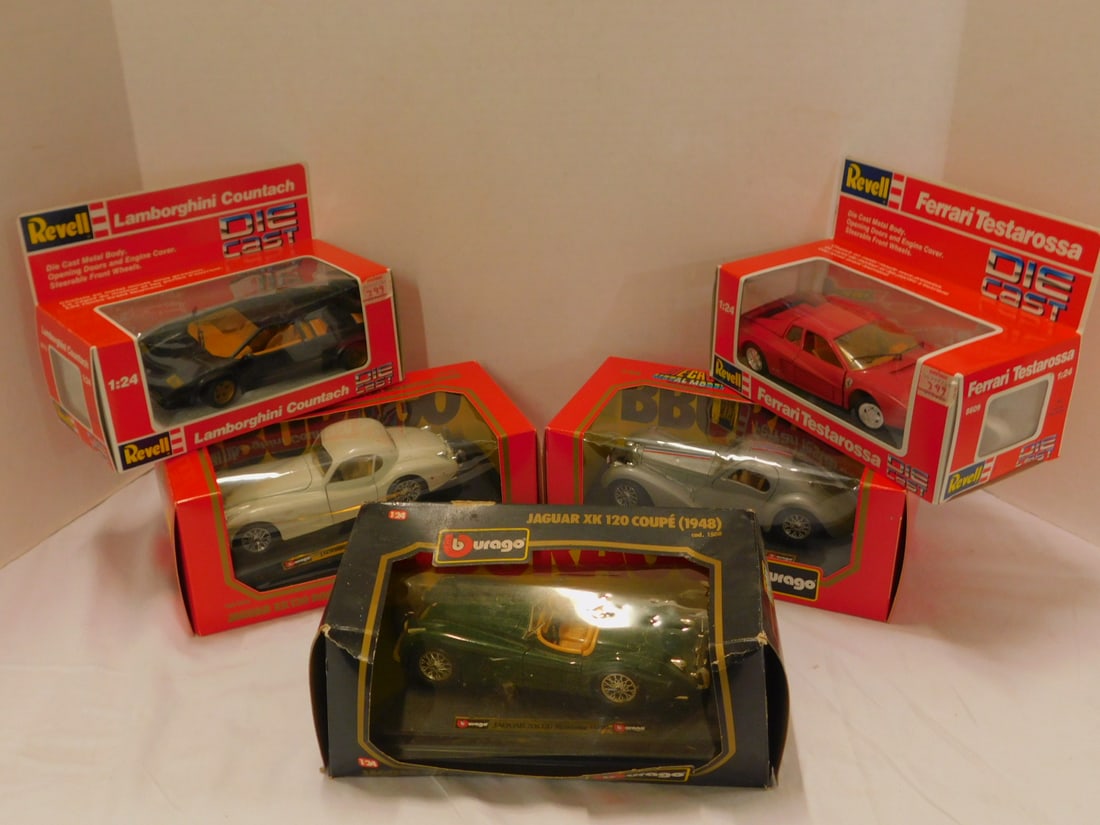 (5) 1:24 Scale Model Die Cast Cars (1 of 6)