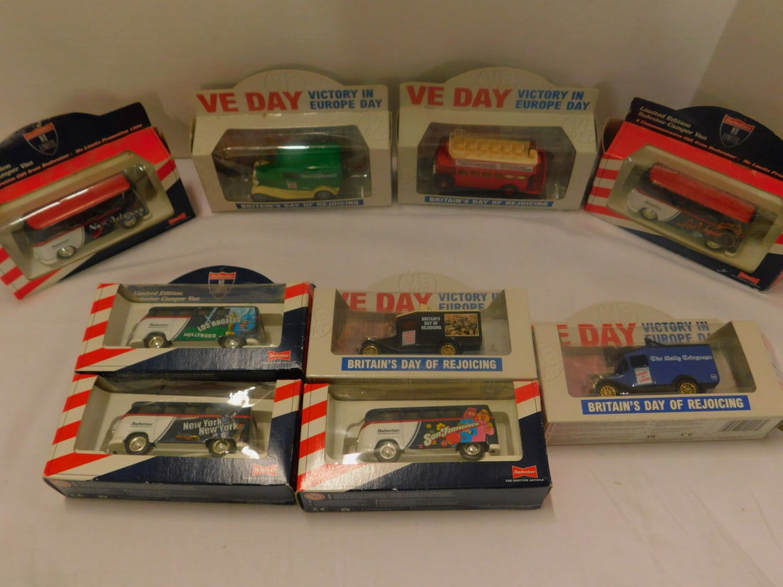 Lledo Specialized Vehicles w/Boxes (1 of 4)