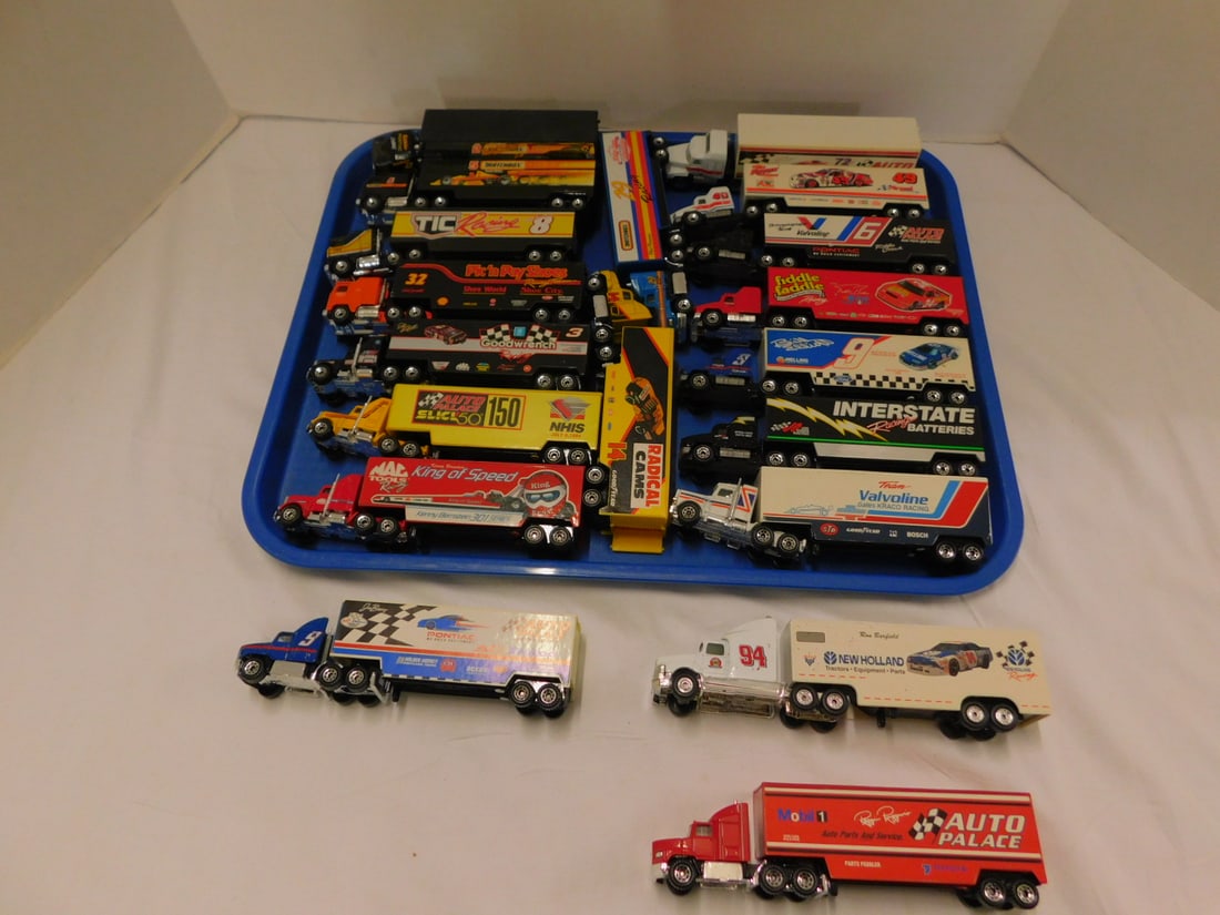 19 Matchbox Racing Team Tractor Trailers (1 of 6)