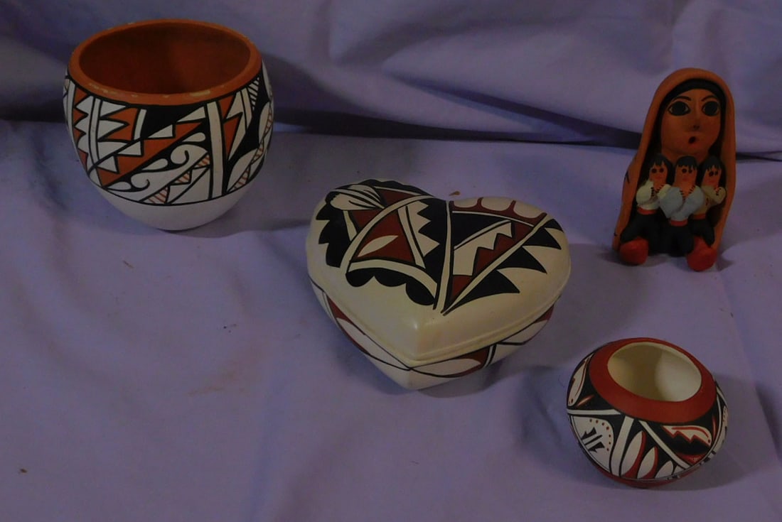 4 Navajo Signed Pottery Pieces (1 of 6)