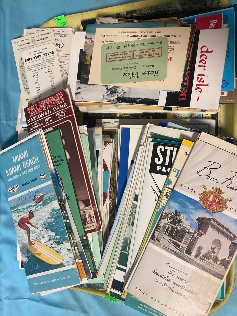Various 1950s - 1980s Travel Brochures: Various 1950s - 1980s Travel Brochures, United States including: NE - NY, Mass, Maine, Florida, Michigan and Great Lakes, very good graphics. CONDITION: Very good for age and use.