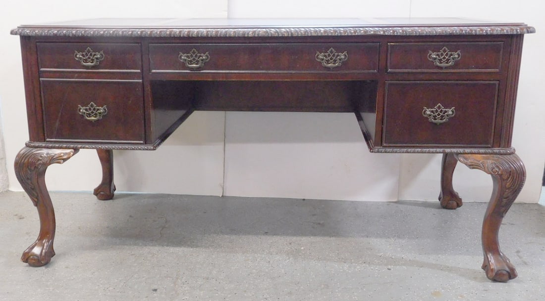 Georgian Style Executive Desk (1 of 5)