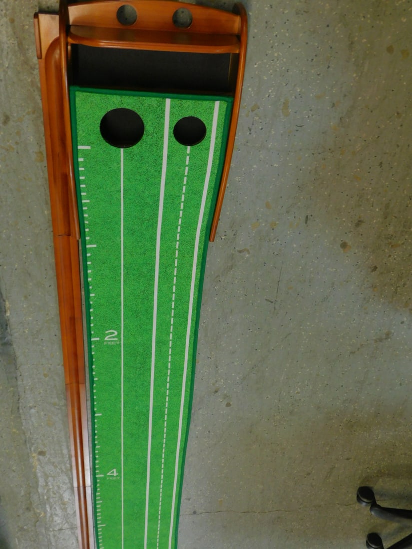 "Perfect Practice" Golf Putting Mat (1 of 8)