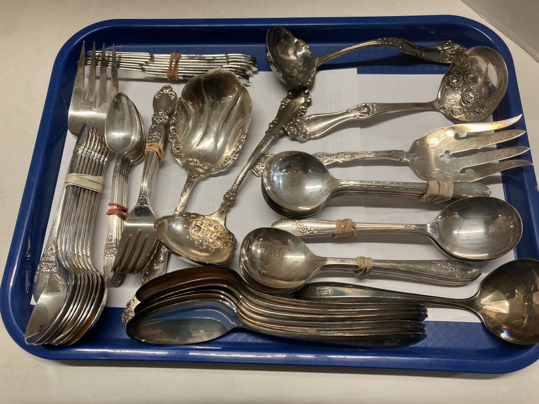 Elegant Rogers silver plate serving and other pieces (1 of 5)