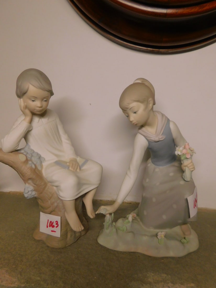 2 Lladro figurines (1 of 4)