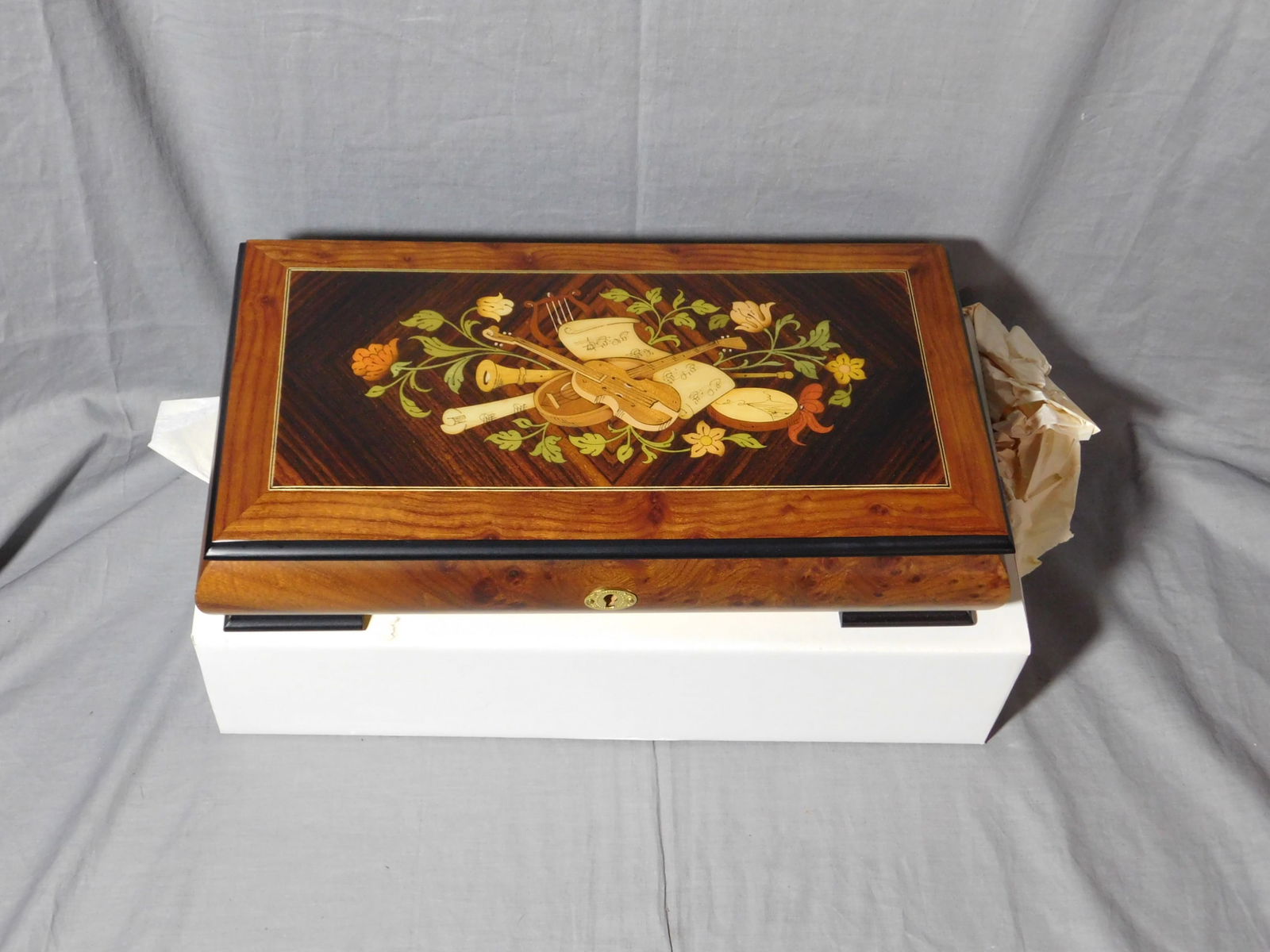 Reuge Musical Jewelry Box (1 of 6)