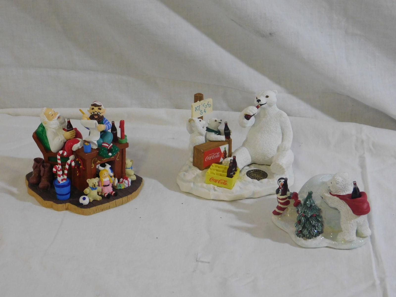 3 Coca Cola Winter Scene Figures (1 of 6)