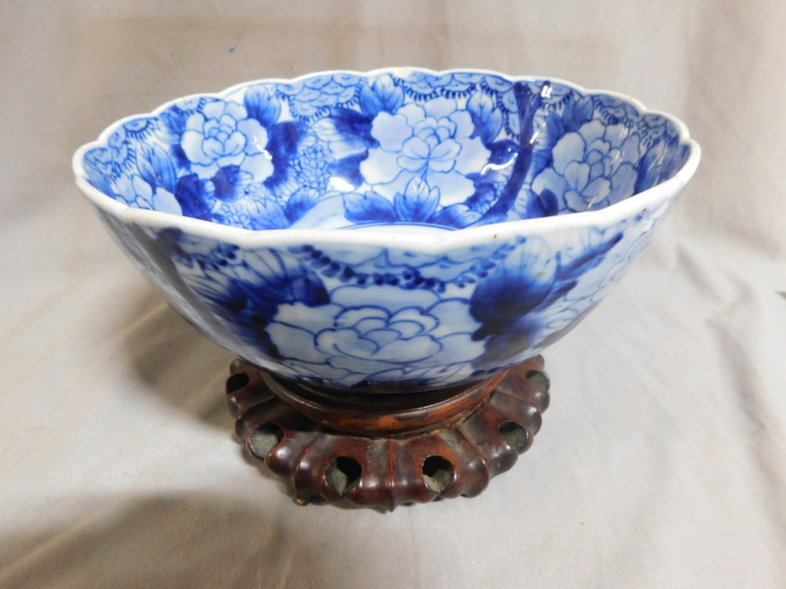 Chinese Porcelain Punch Bowl (1 of 6)