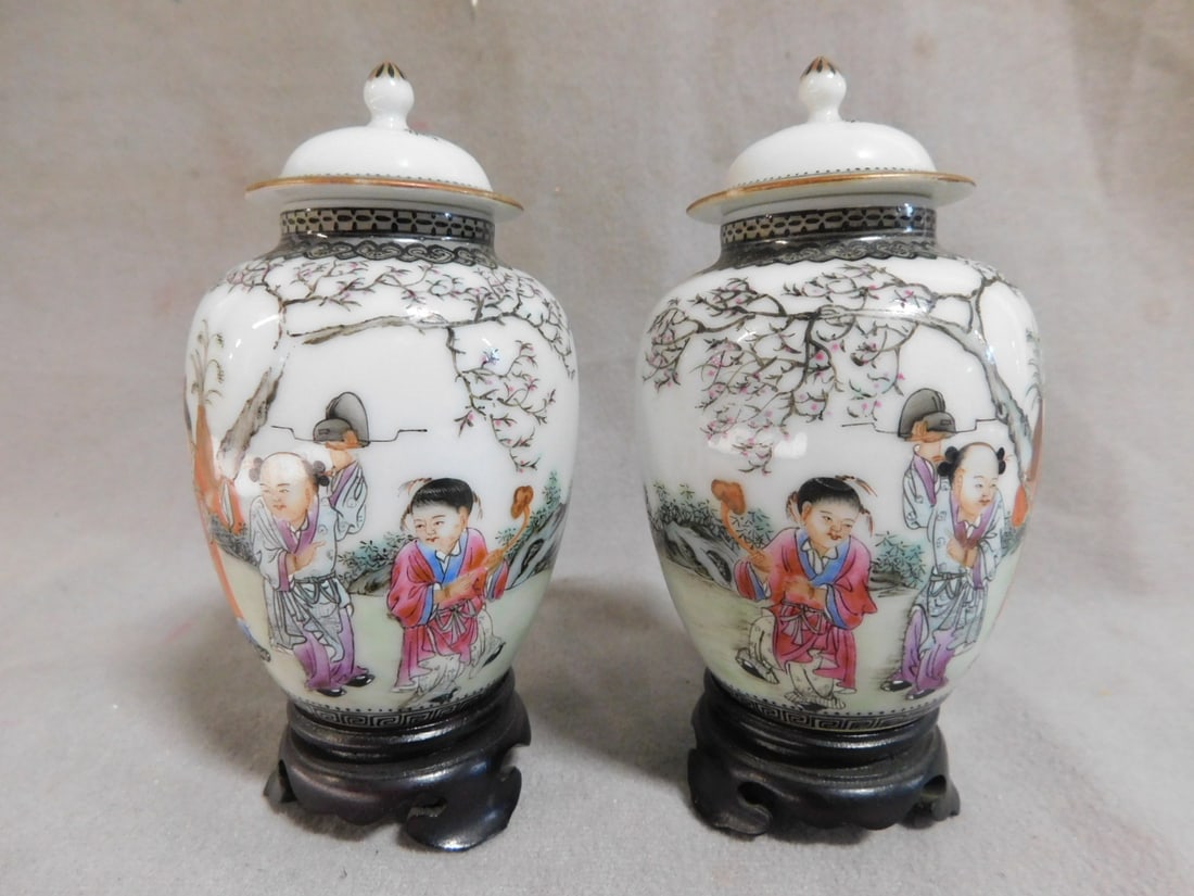 Pr Chinese Covered Cabinet Urns (1 of 4)