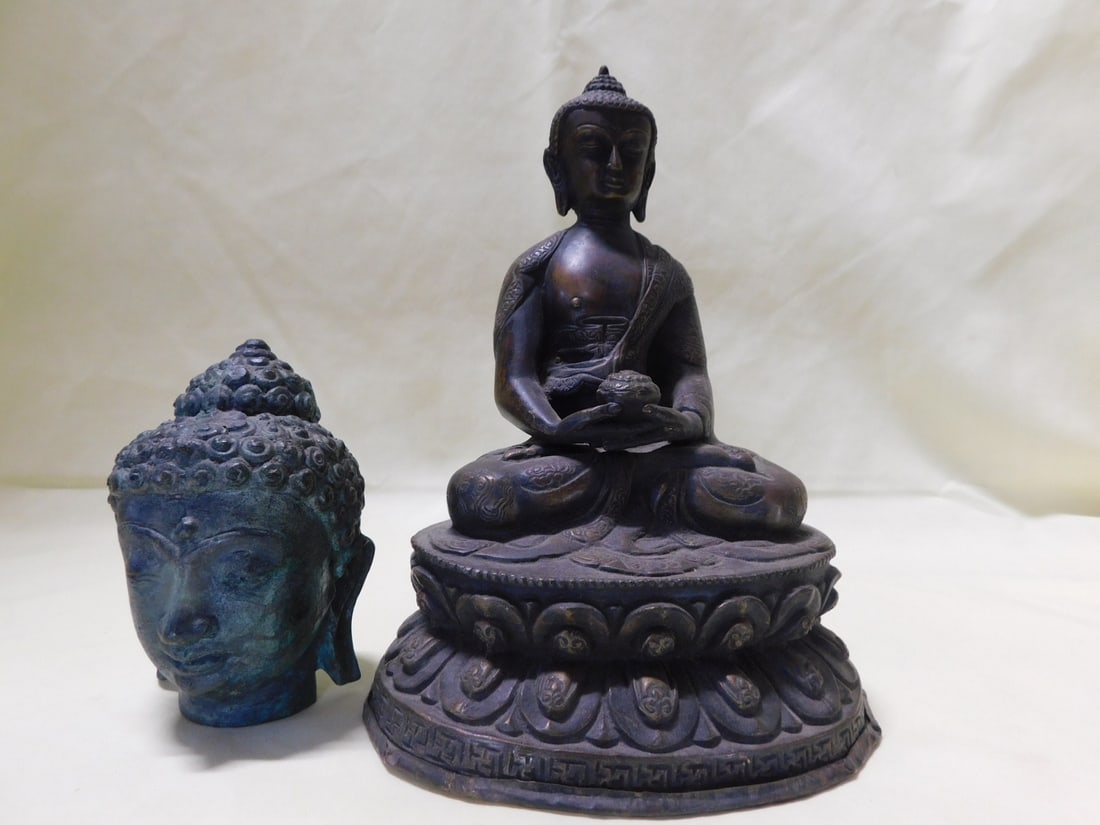 2 Bronze Buddhas (1 of 4)