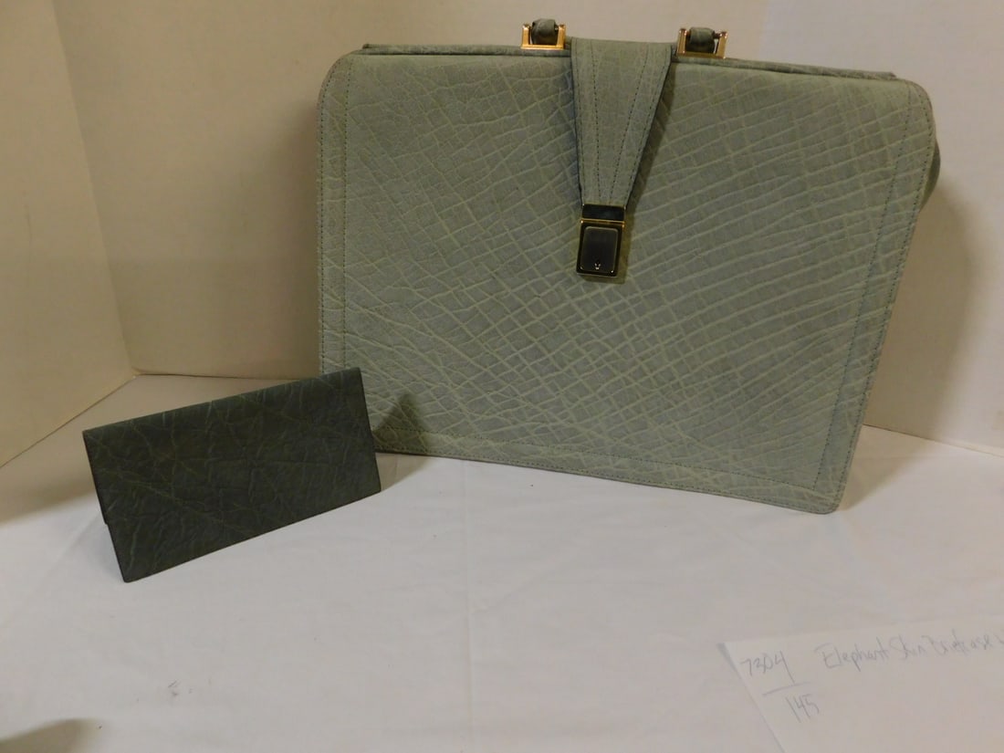 Condotti Elephant Briefcase & Wallet (1 of 6)
