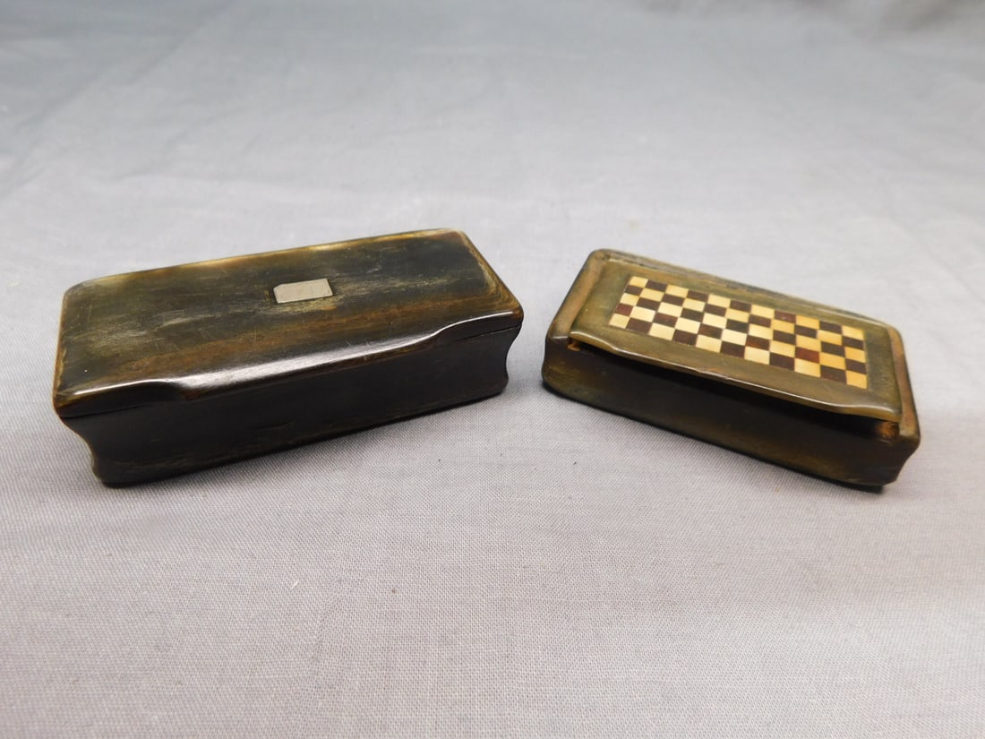 2 Antique Snuff Boxes (1 of 3)