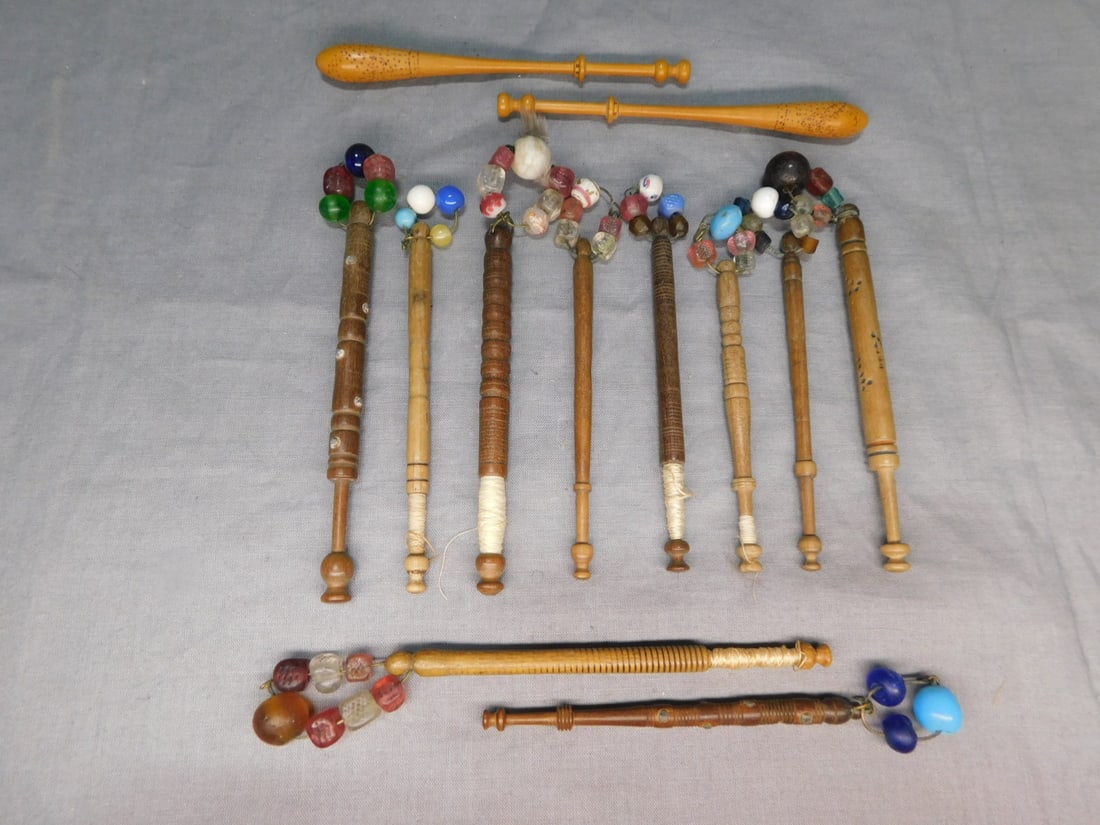 12 Vintage Sewing Bobbins (1 of 3)