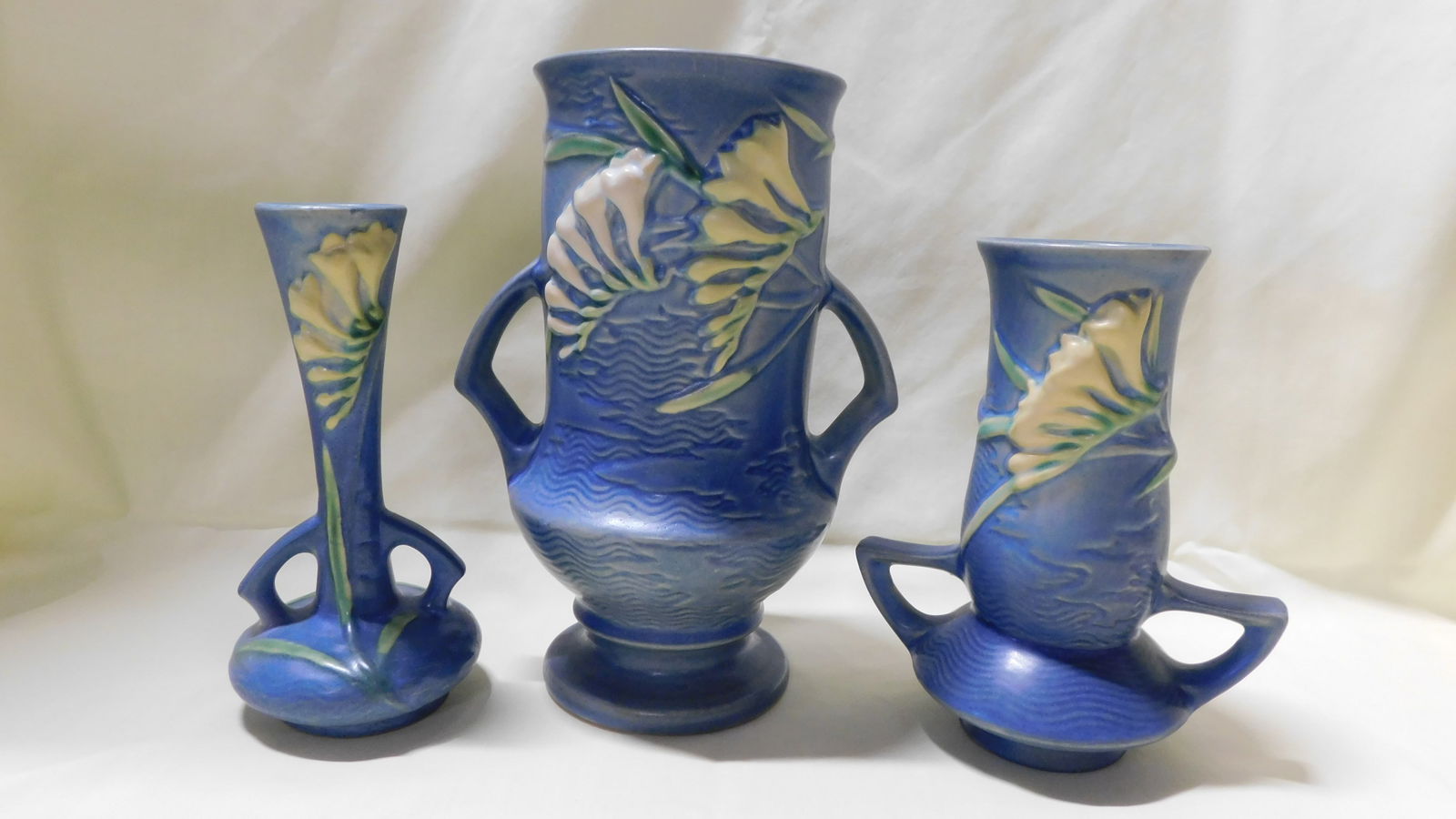 3 Roseville Freesia Vases (1 of 4)