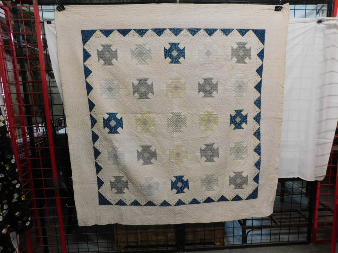 American Quilt Butter Churn Blue & White (1 of 6)