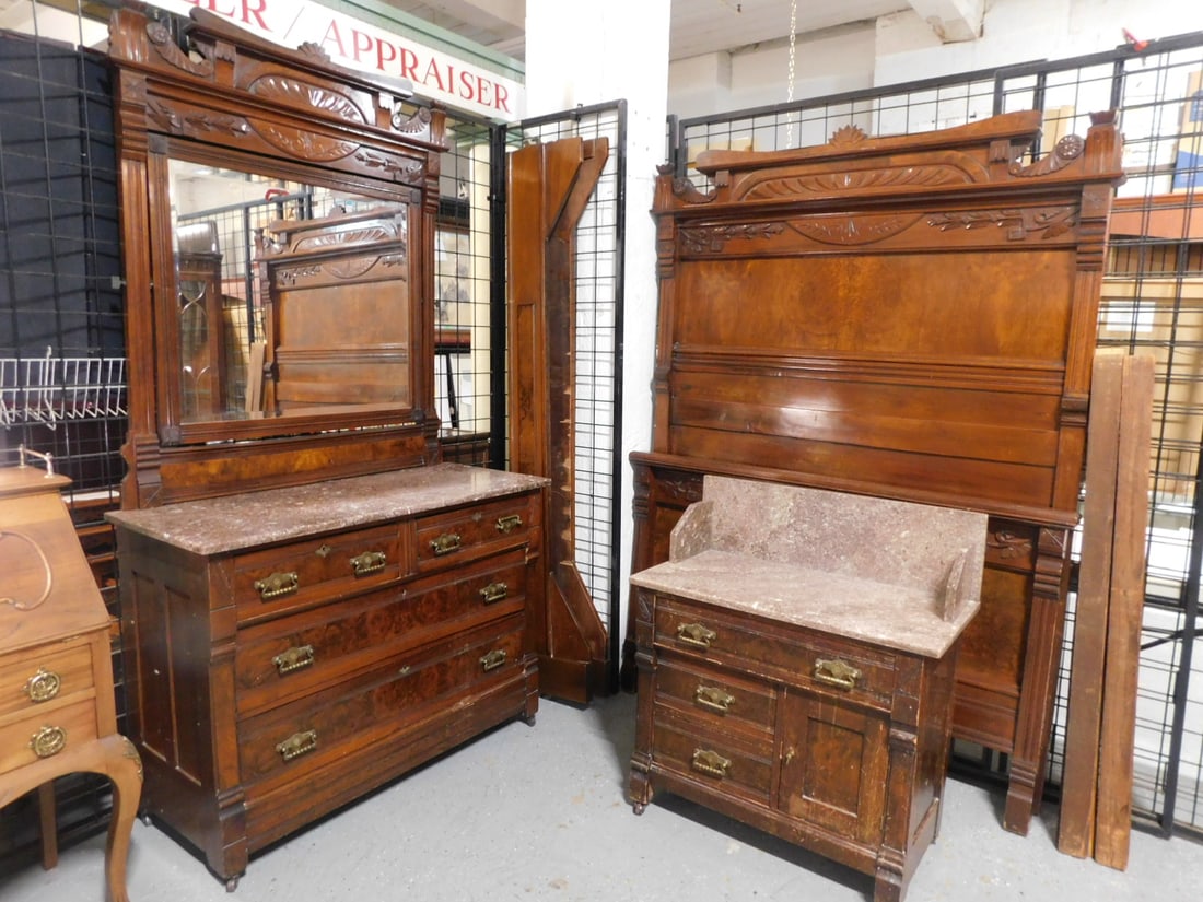 Eastlake 3 Pc Bedroom Set (1 of 7)