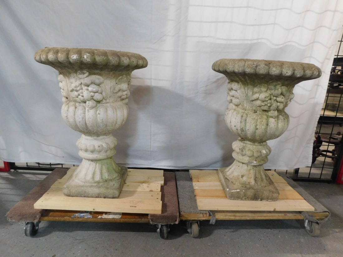 Pr Garden Urns (1 of 5)