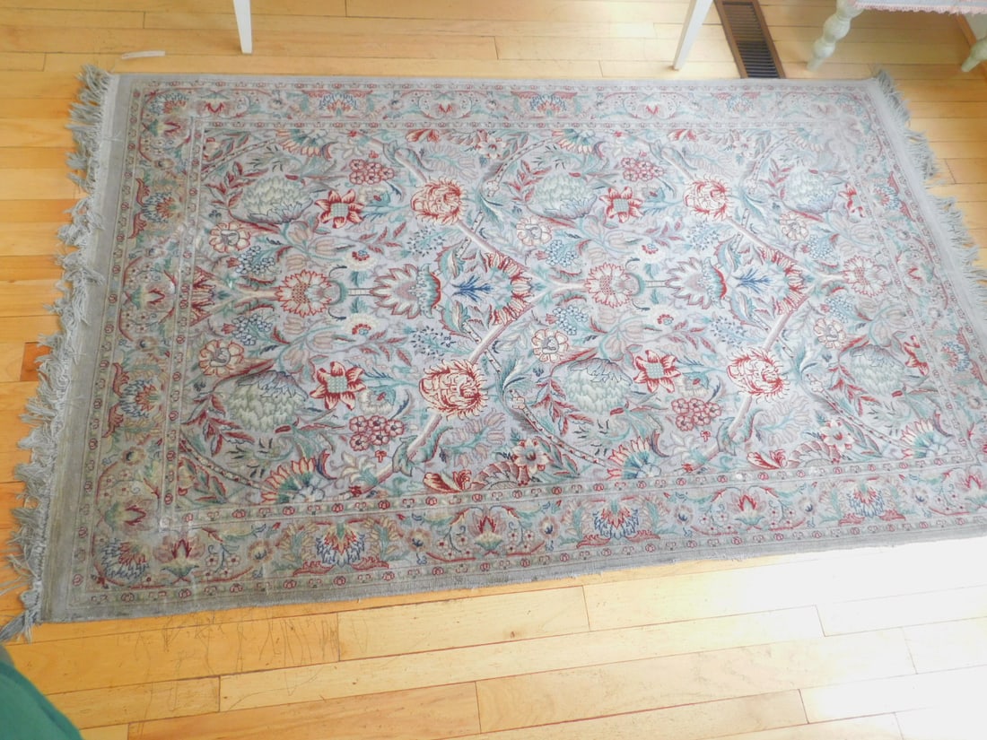 Oriental area rug (1 of 5)