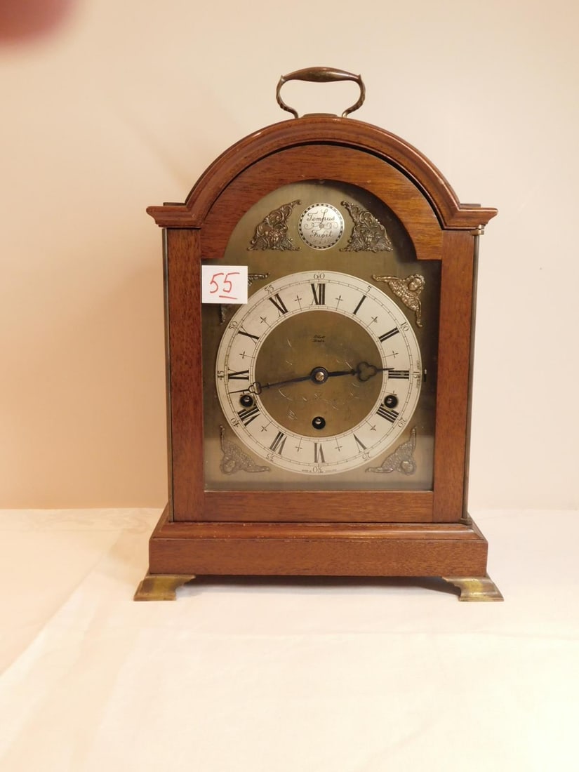 Elliott bracket clock (1 of 6)