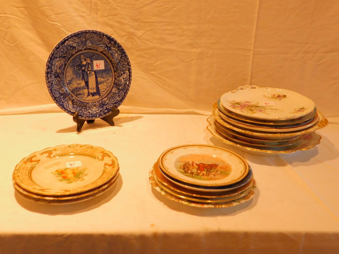 17 assorted decorator plates (1 of 9)