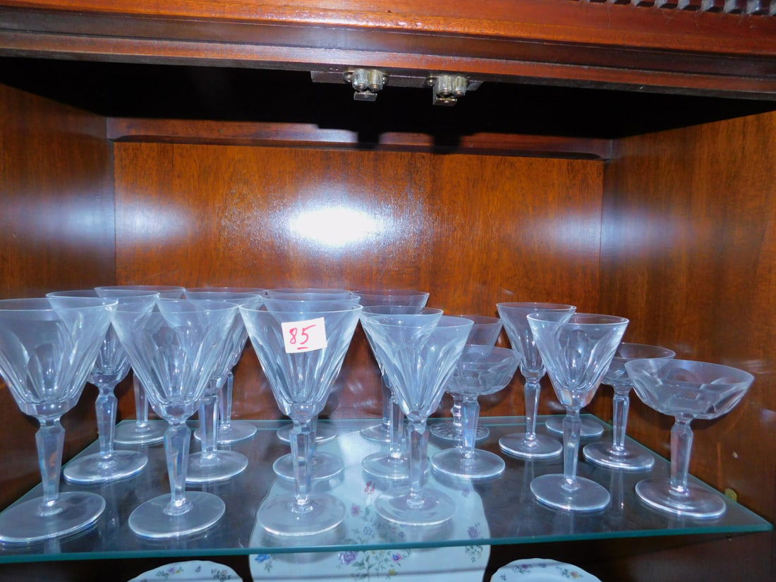 37 pieces crystal stemware: 37 pieces crystal stemware, paneled including wine, sherbet and water, 7". Condition; very good no issues seen